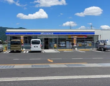 ローソン 出雲荻杼町店まで徒歩4分