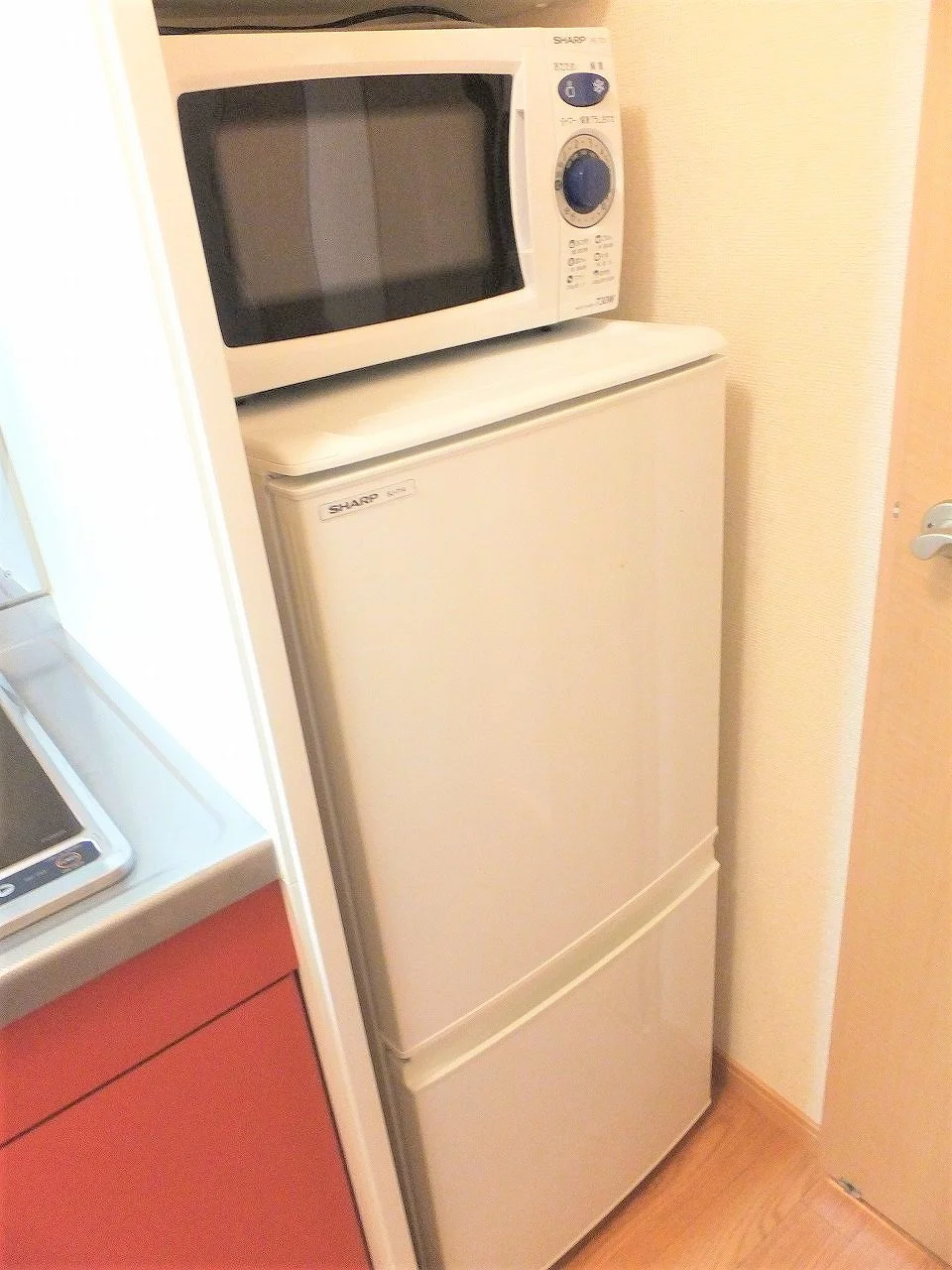 電子レンジ、冷蔵庫完備