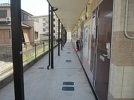 広々とした廊下