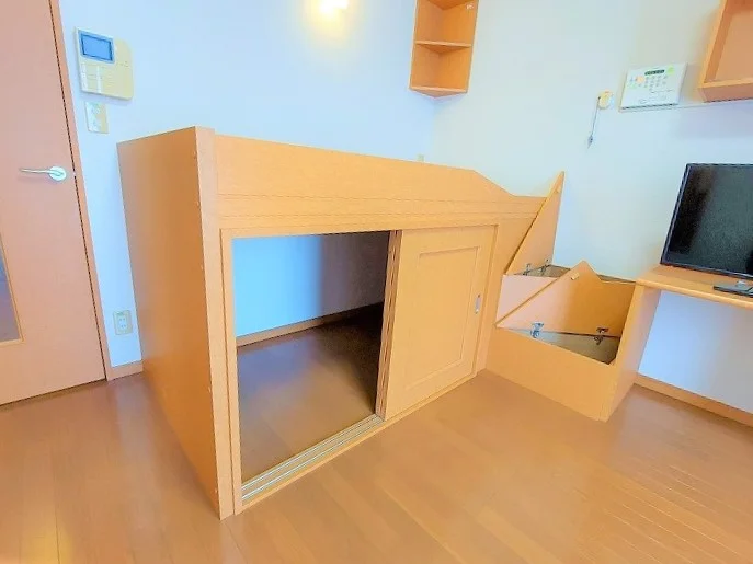 ベッド下収納でお部屋スッキリ片付きます。