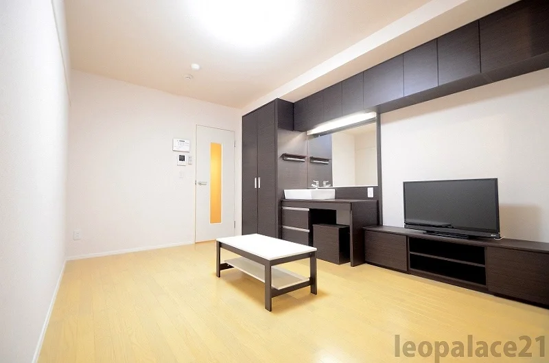 お部屋によって壁の色が違う場合がございます。