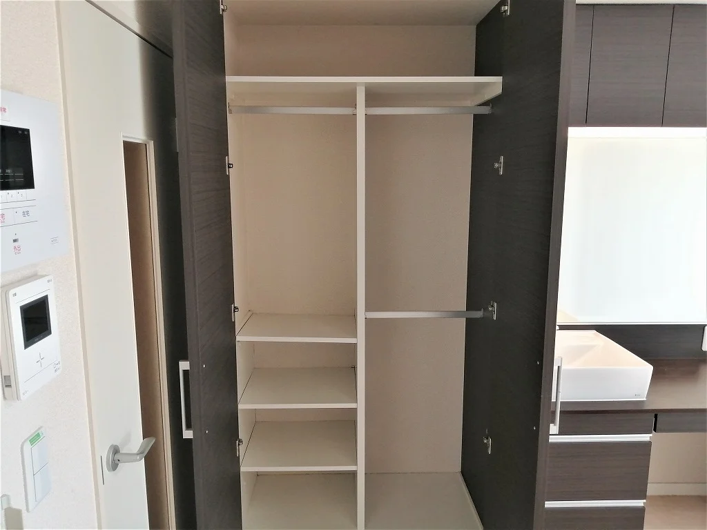 お部屋によって壁の色が違う場合がございます。