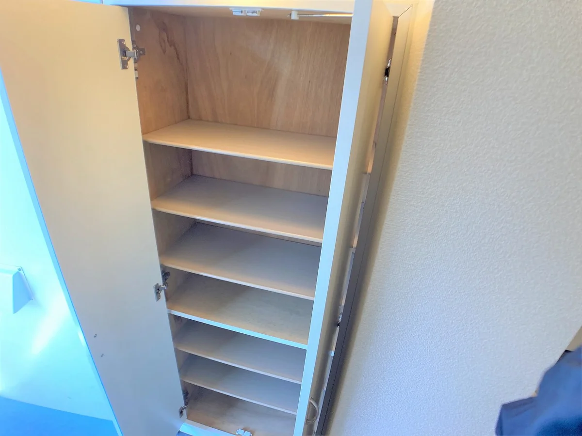 シューズボックス