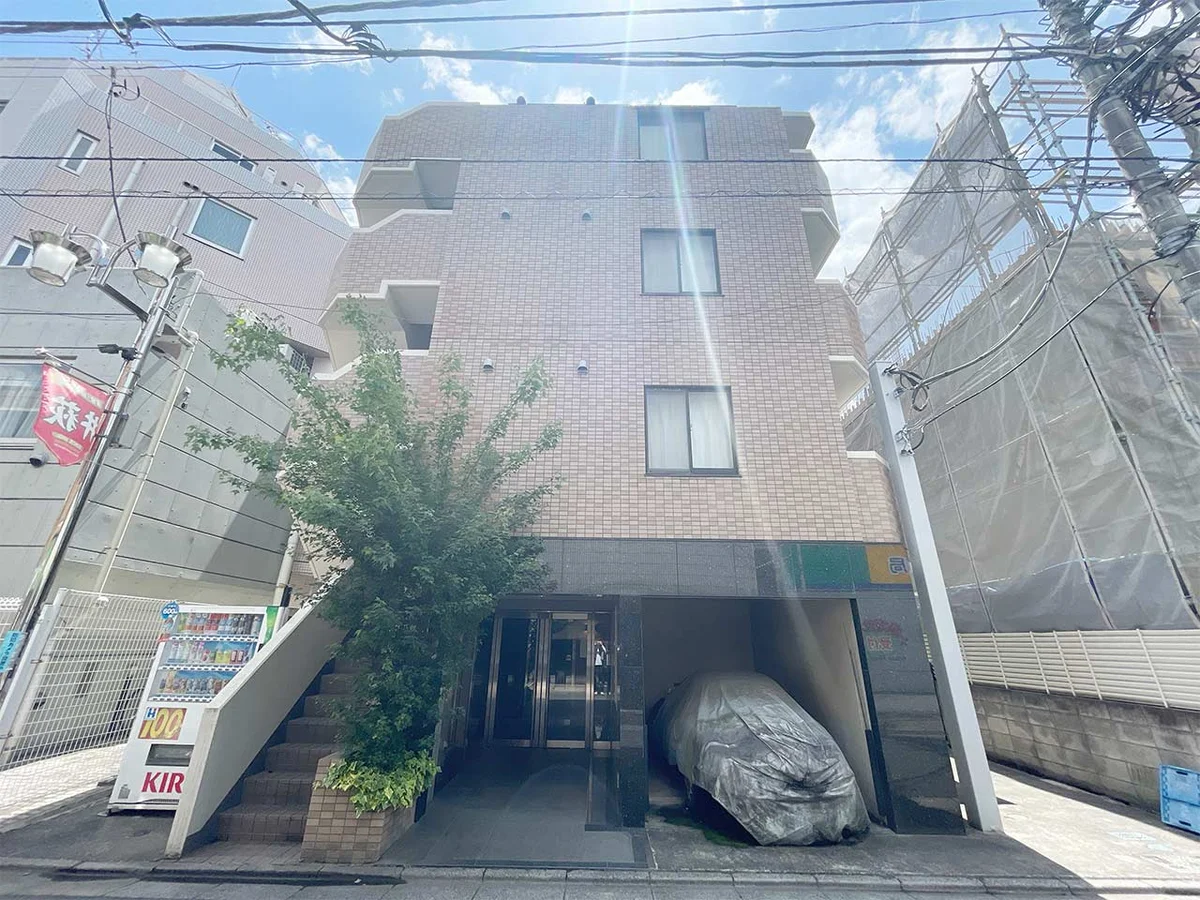 写真はイメージです。ラグなどの室内装飾はございません。