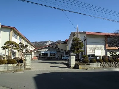 鈴川小学校まで550m