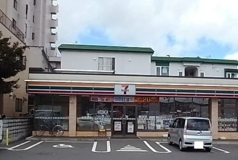セブンイレブンまで220m