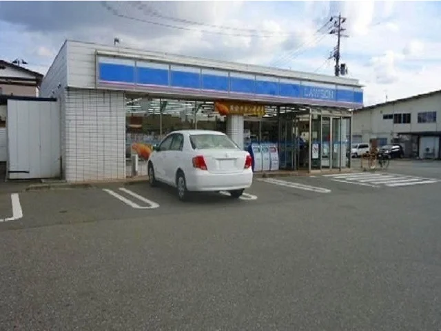 ローソン秋田仁井田本町店まで350m