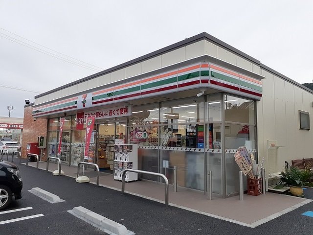 セブンイレブン福島福商前店まで500m