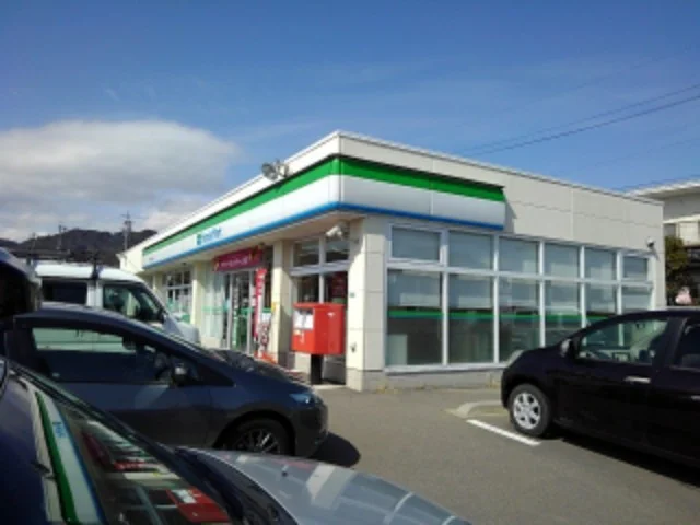 ファミリーマート長野若槻大通りまで900m