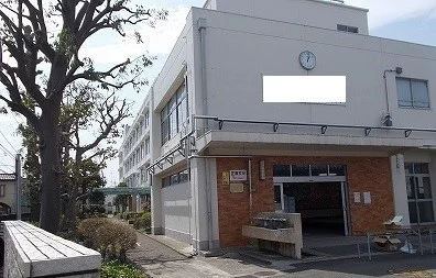 泉が丘中学校まで110m