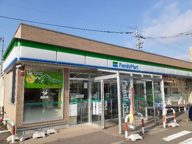 ファミリーマート上市中央店まで650m