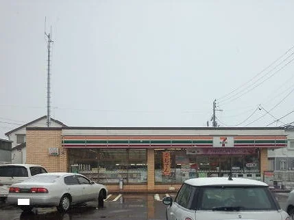 セブンイレブンまで1300m