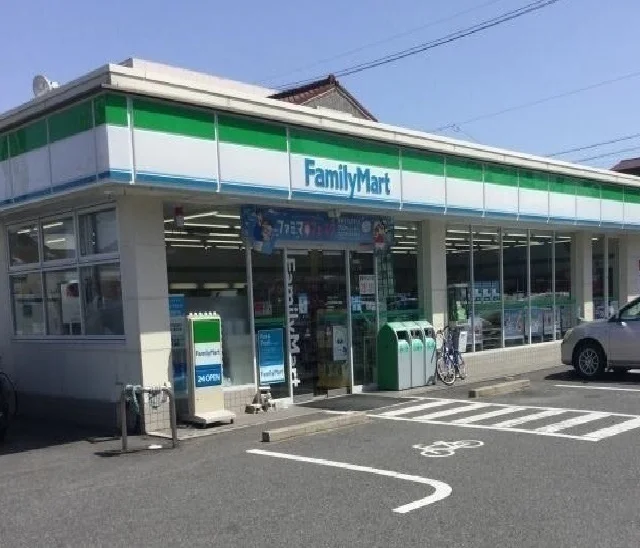 ファミリーマートまで500m