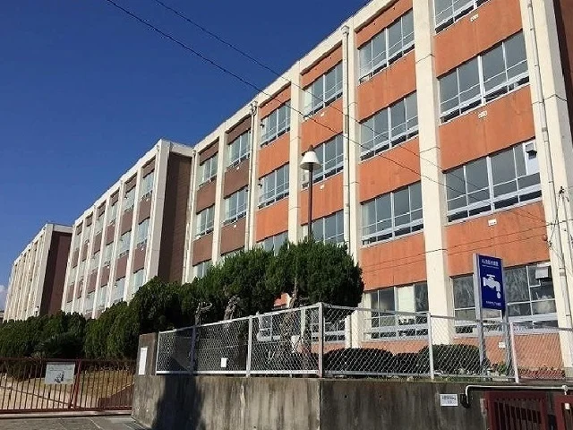 南陽小学校まで100m