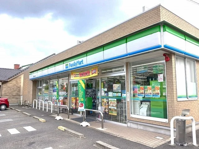 ファミリーマート北名古屋清水店まで350m