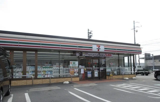 セブンイレブン松阪大津町店まで1200m