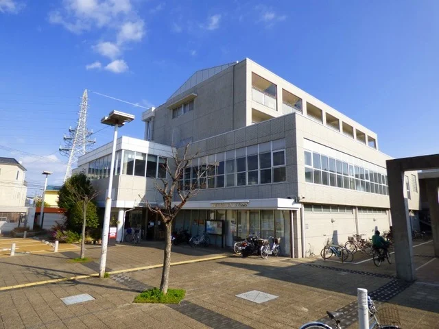 伏見区役所神川出張所まで600m