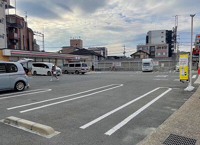 セブンイレブンまで210m