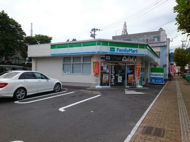 ファミリーマートまで500m