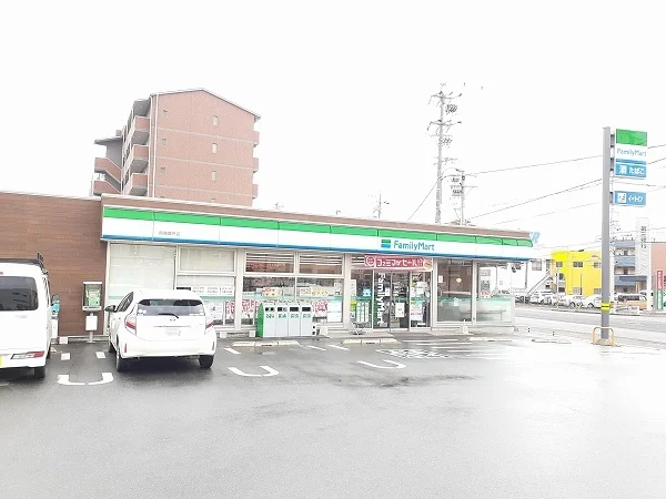 ファミリーマート鈴鹿算所店まで1000m
