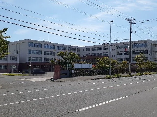 東翔高校まで400m