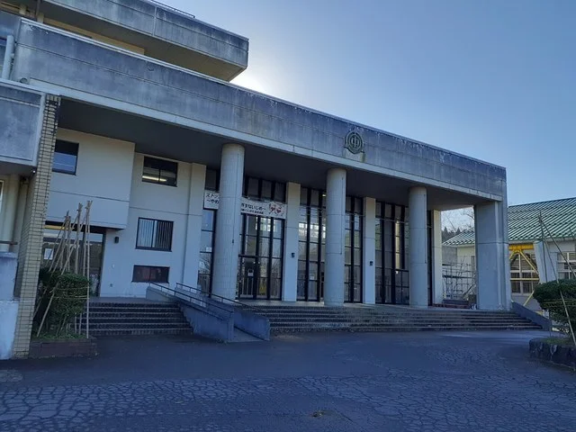 加茂市立若宮中学校まで983m