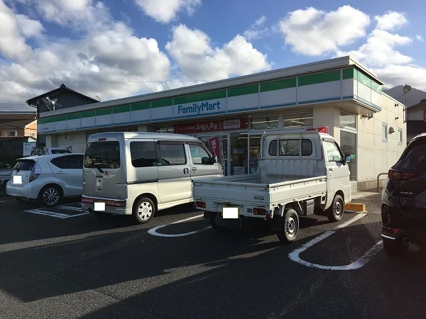 ファミリーマートまで2200m