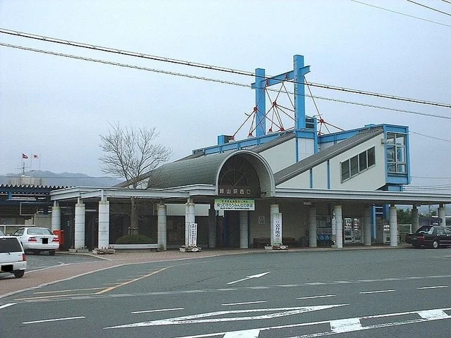 峰山駅まで1000m