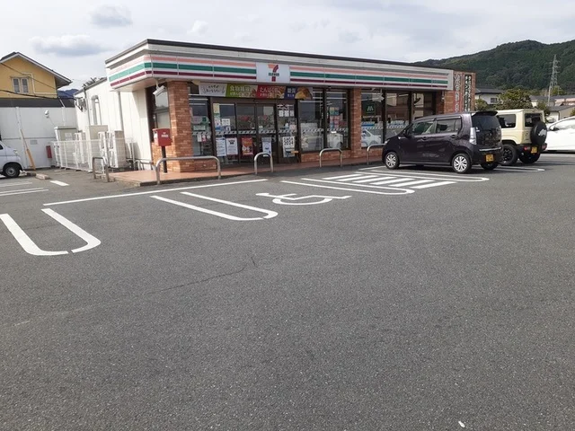 セブンイレブン鳥栖古賀町店まで590m