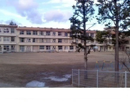 福島市立渡利小学校まで1100m