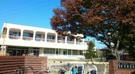 作草部保育園まで790m