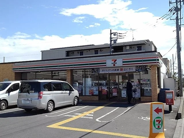 セブンイレブン八潮大瀬店まで400m
