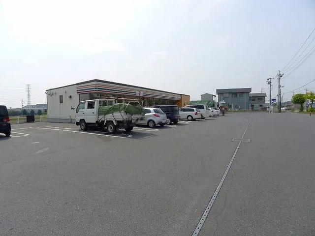 セブンイレブン太田市東今泉町店まで950m