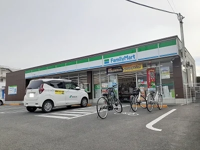 ファミリーマート宝一丁目店まで500m