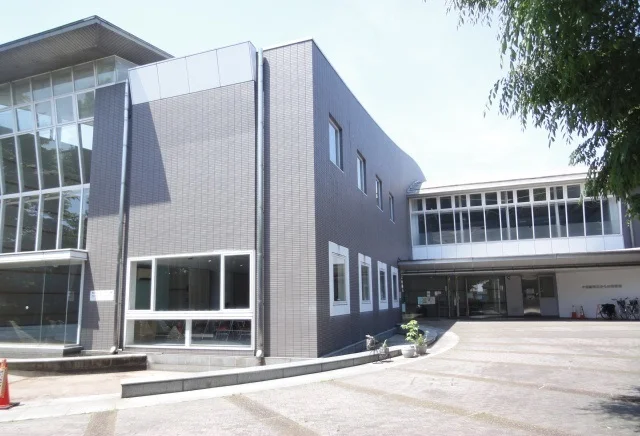 かもめ図書館まで300m