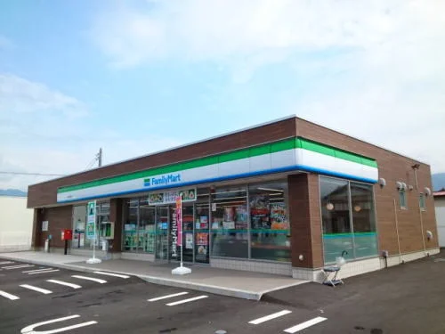 ファミリーマート 勝山郡町店まで140m