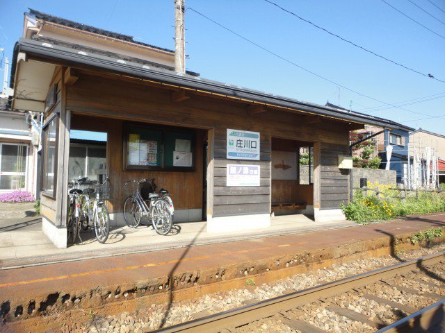 万葉線庄川口まで900m