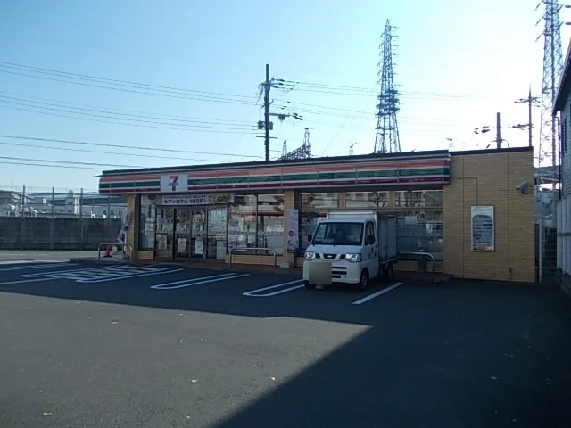 セブンイレブン 上鳥羽南鉾立町まで550m