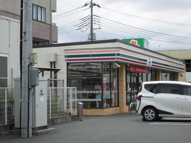 セブンイレブンまで1100m