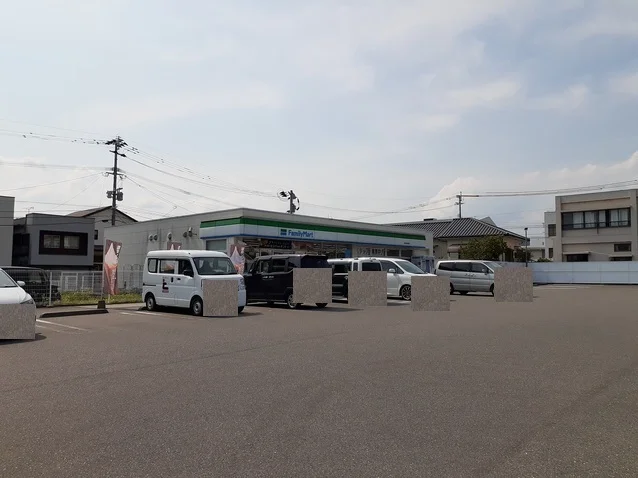 ファミリーマート加治木本町店まで650m