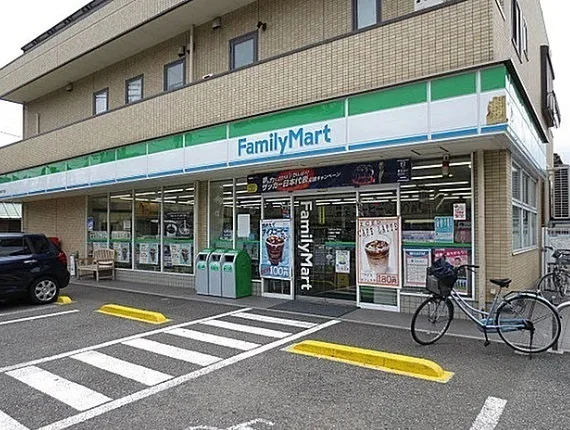 ファミリーマート六浦四丁目店まで295m