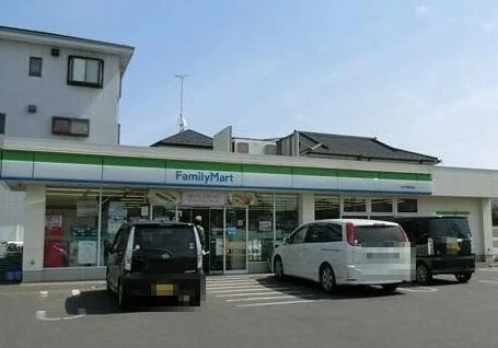 ファミリーマートまで200m