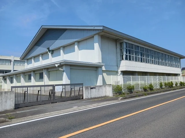 鈴鹿市立長太小学校まで700m