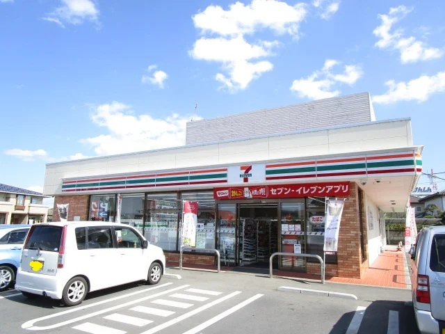 セブンイレブンまで800m