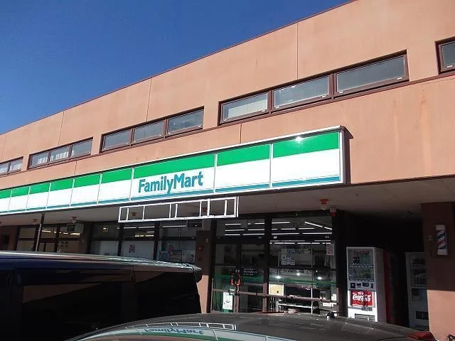 ファミリーマート東京医科大学まで400m