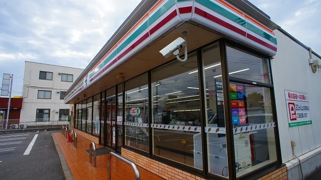 セブンイレブンまで1100m