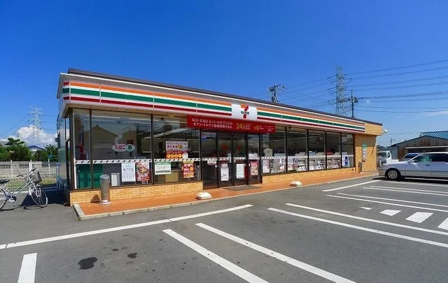 セブンイレブンまで1100m