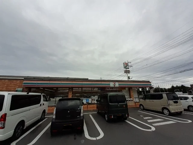 セブンイレブン渋川半田店まで800m