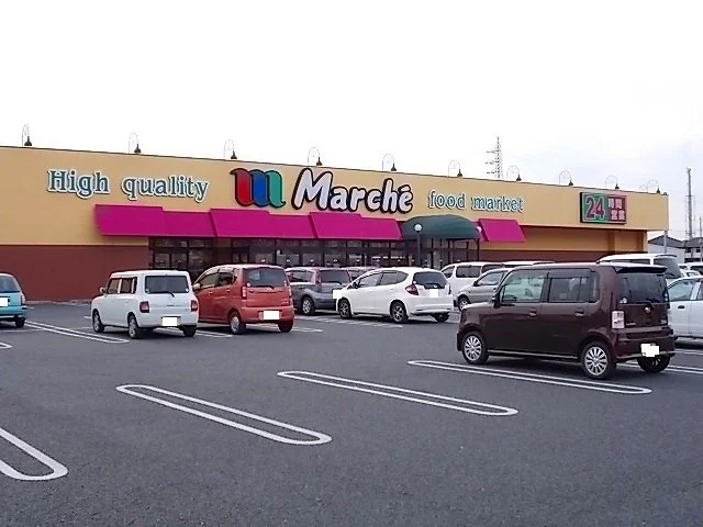 マルシェまで1100m