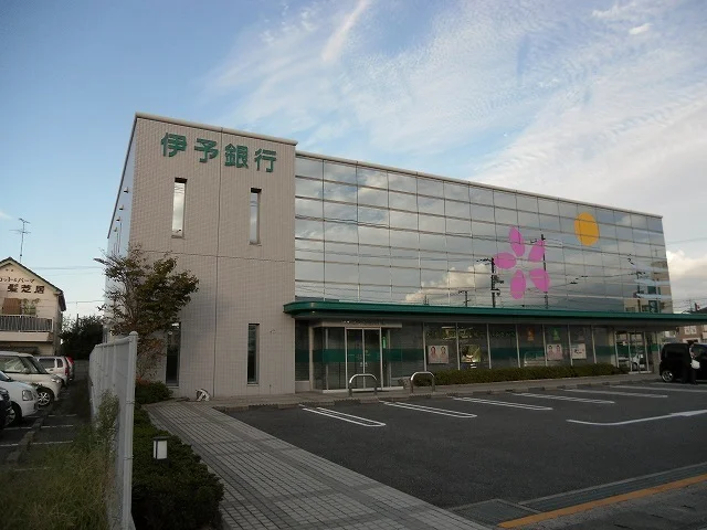 伊予銀行壬生川支店まで1600m